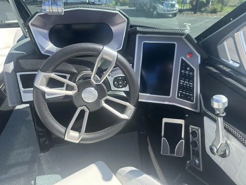 Slide: The Image of MasterCraft X24 2019 - 7