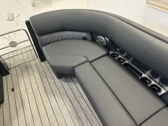 Slide: The Image of Harris GRAND MARINER 250 SLDH 2025 - 10