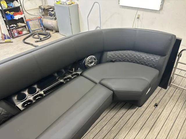 Slide: The Image of Harris GRAND MARINER 250 SLDH 2025 - 9