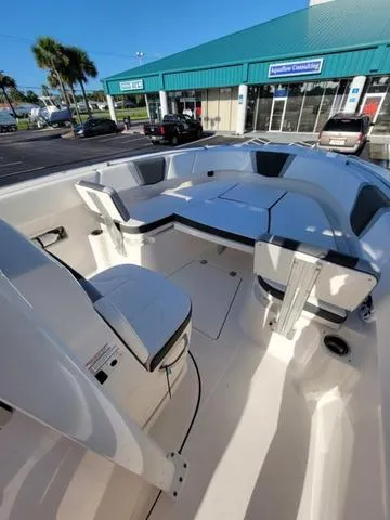 Slide: The Image of Robalo R250 Center Console 2025 - 25