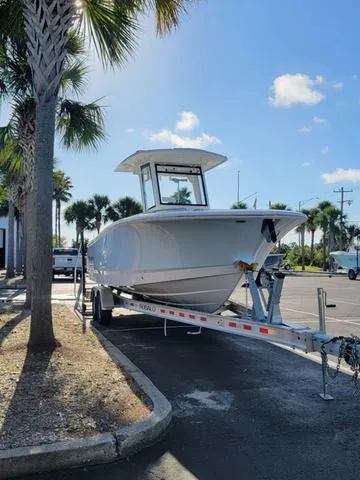 Slide: The Image of Robalo R250 Center Console 2025 - 5