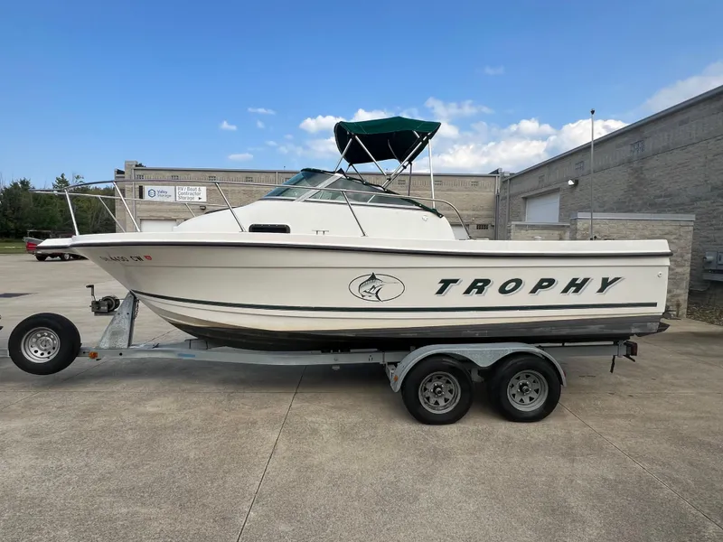 Slide: The Image of Bayliner 2052 Trophy 2000 - 1