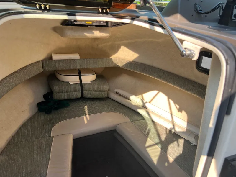 Slide: The Image of Bayliner 2052 Trophy 2000 - 10