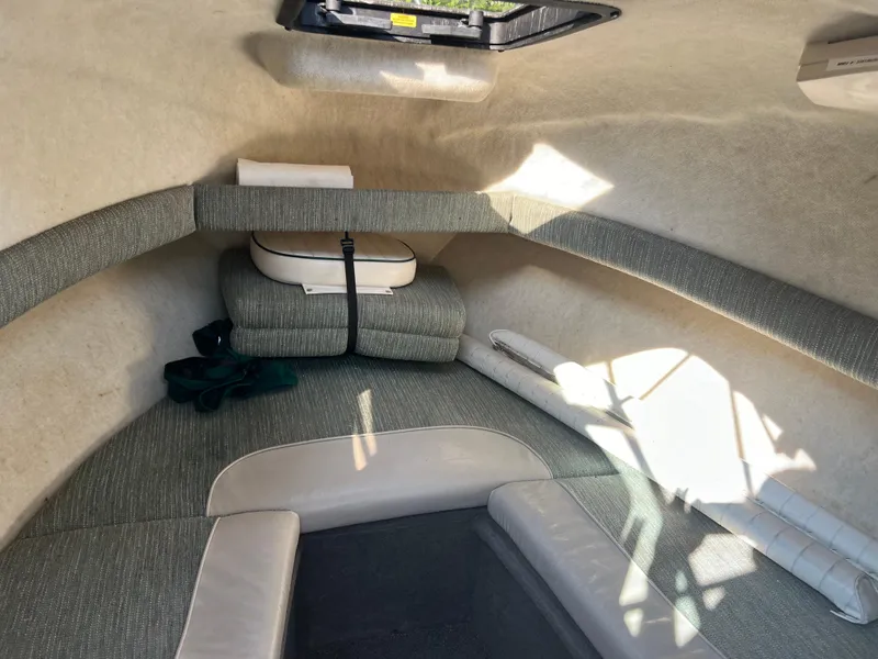 Slide: The Image of Bayliner 2052 Trophy 2000 - 11