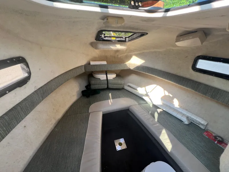 Slide: The Image of Bayliner 2052 Trophy 2000 - 14