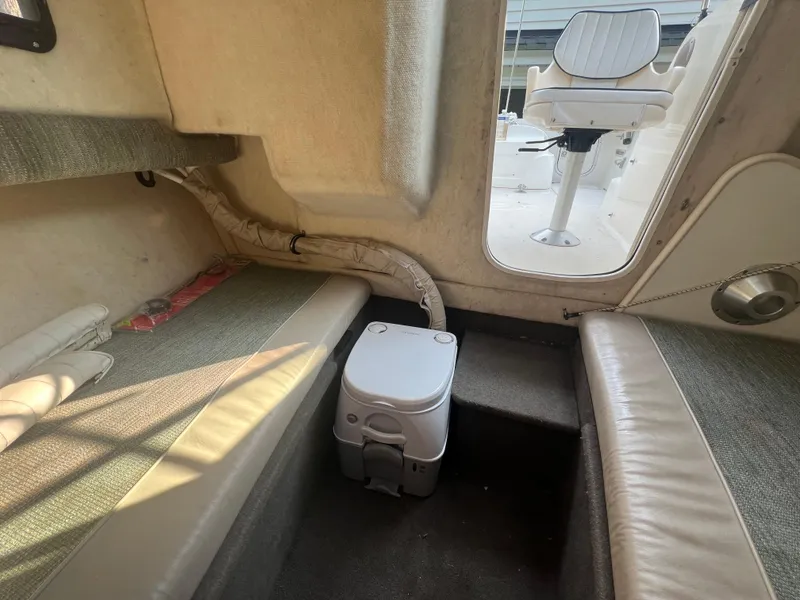 Slide: The Image of Bayliner 2052 Trophy 2000 - 17