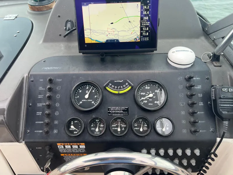 Slide: The Image of Bayliner 2052 Trophy 2000 - 6