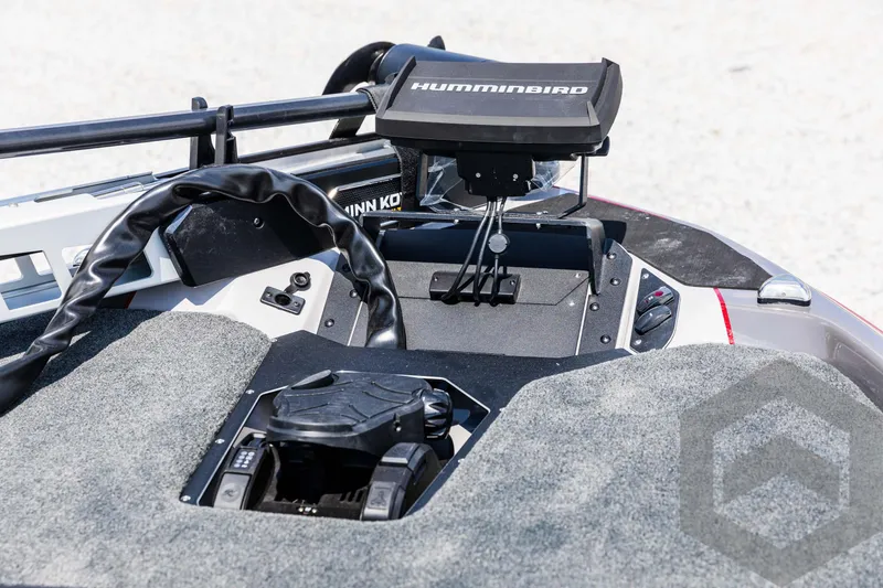 Slide: The Image of 2025 Skeeter ZXR 21 boat dashboard with Humminbird electronics and Minn Kota trolling motor. - 35