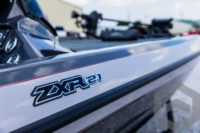 Slide: The Image of Skeeter ZXR 21 2025 - 71