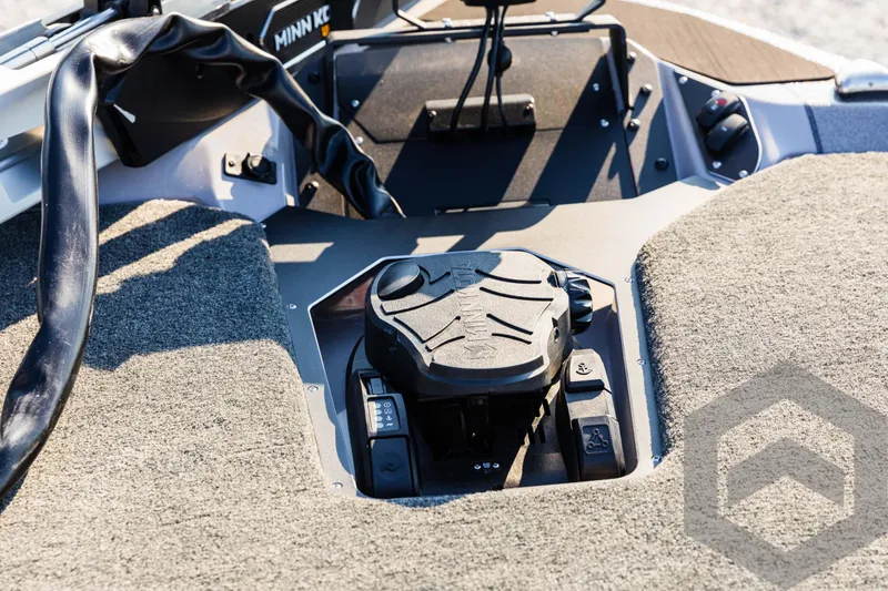 Slide: The Image of 2025 Skeeter ZXR 20 boat interior with Minn Kota trolling motor controls. - 36