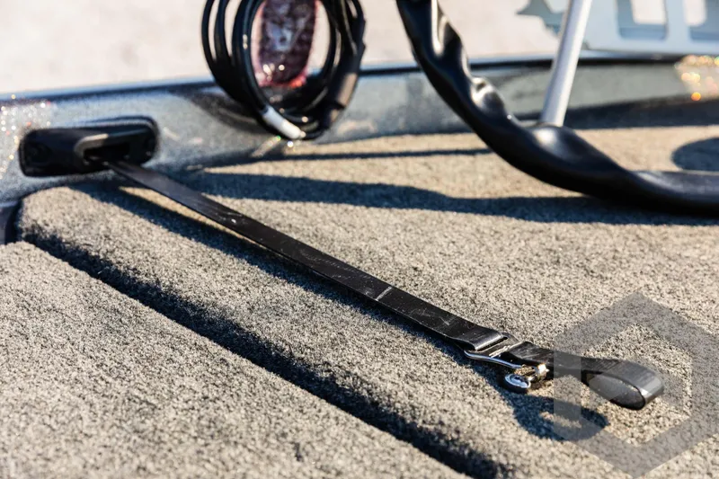 Slide: The Image of Skeeter ZXR 20 boat deck with strap, 2025 model. - 39