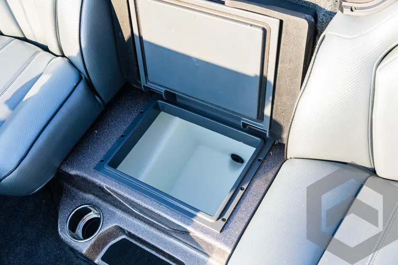 Slide: The Image of Skeeter ZXR 20 2025 - 50