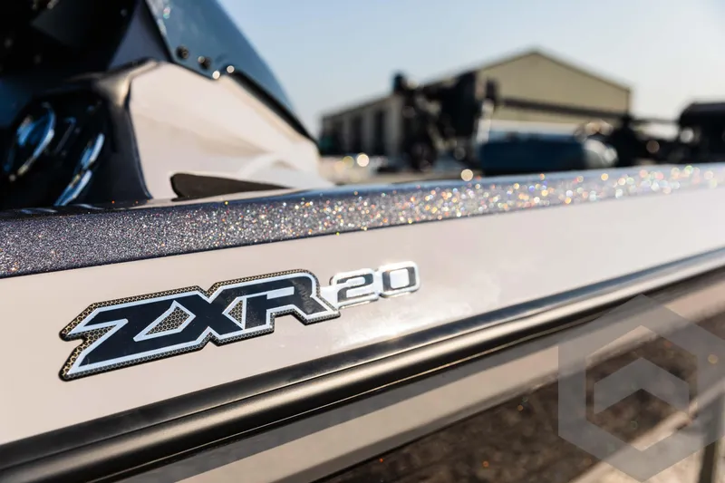 Slide: The Image of Skeeter ZXR 20 2025 - 75