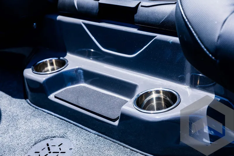 Slide: The Image of 2025 Skeeter ZXR 20 interior with dual cup holders and sleek design. - 46