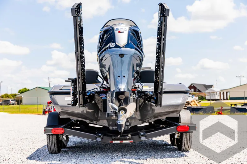 Slide: The Image of 2025 Skeeter ZXR 20 boat rear view with powerful outboard motor. - 6