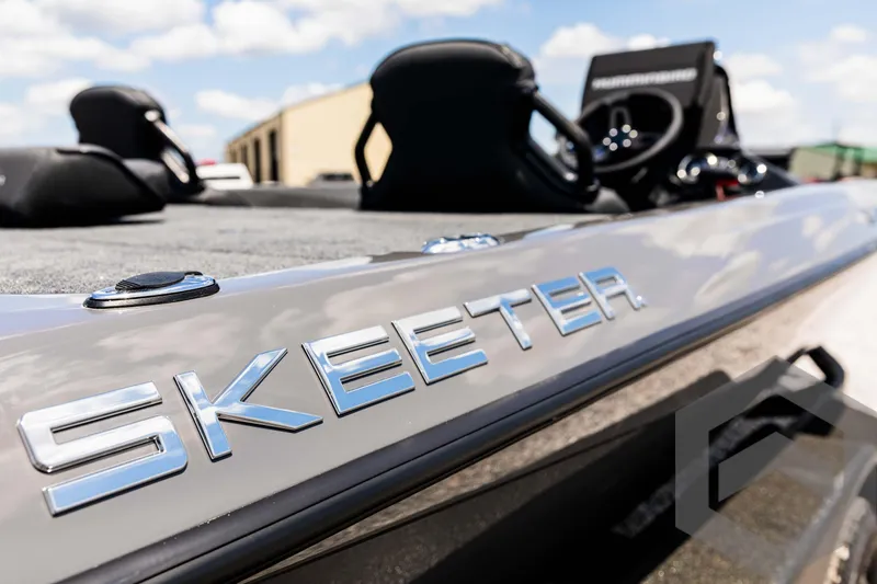 Slide: The Image of Skeeter ZXR 20 2025 - 70