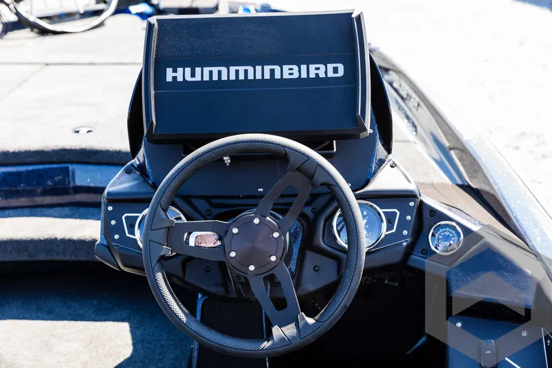 Slide: The Image of Skeeter ZXR 21 boat dashboard with Humminbird display, 2025 model. - 48