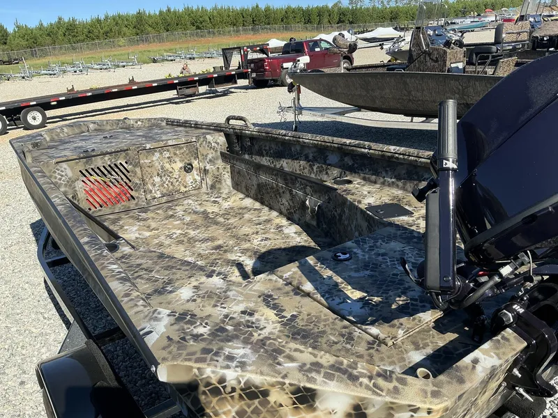 Slide: The Image of Excel Viper F4 1554 ECLIPSE 2025 - 7