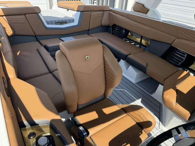 Slide: The Image of Nautique Super Air Nautique G23 2025 - 15