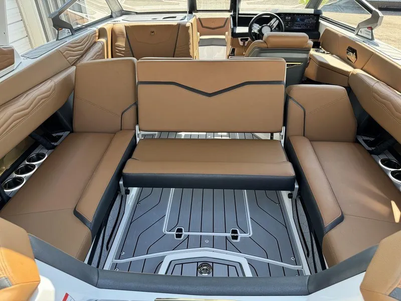 Slide: The Image of Nautique Super Air Nautique G23 2025 - 6