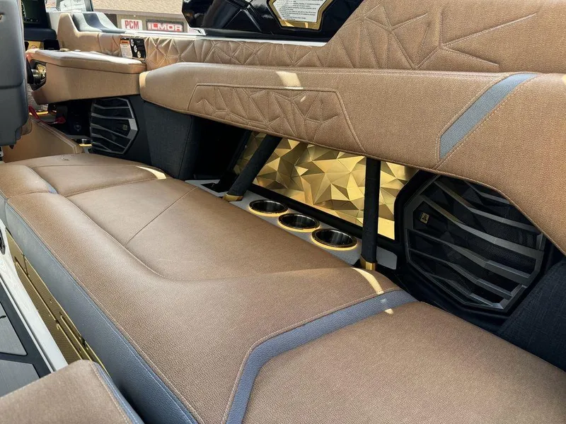 Slide: The Image of Correct Craft Super Air Nautique G23 Paragon 2024 - 16