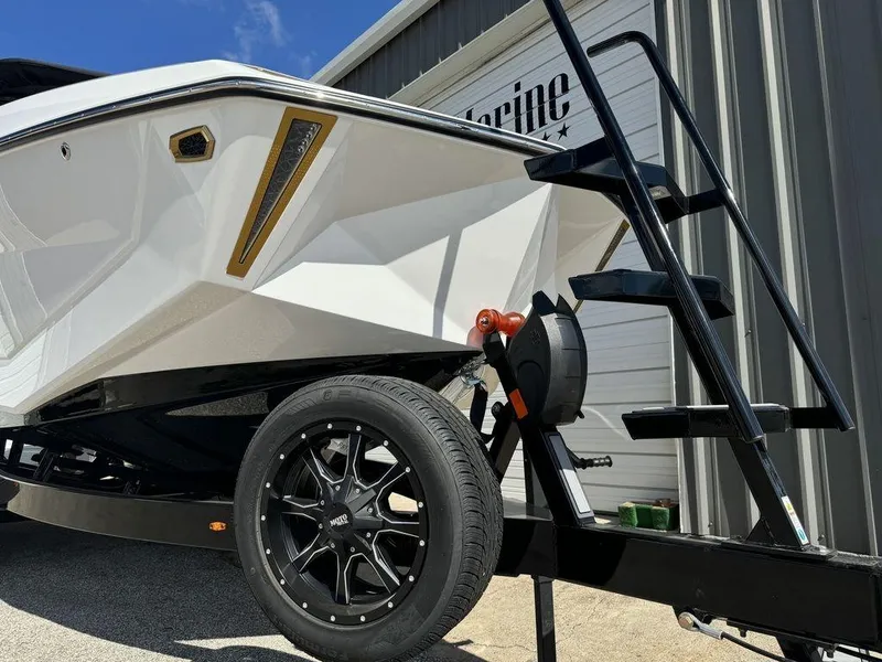 Slide: The Image of Correct Craft Super Air Nautique G23 Paragon 2024 - 3