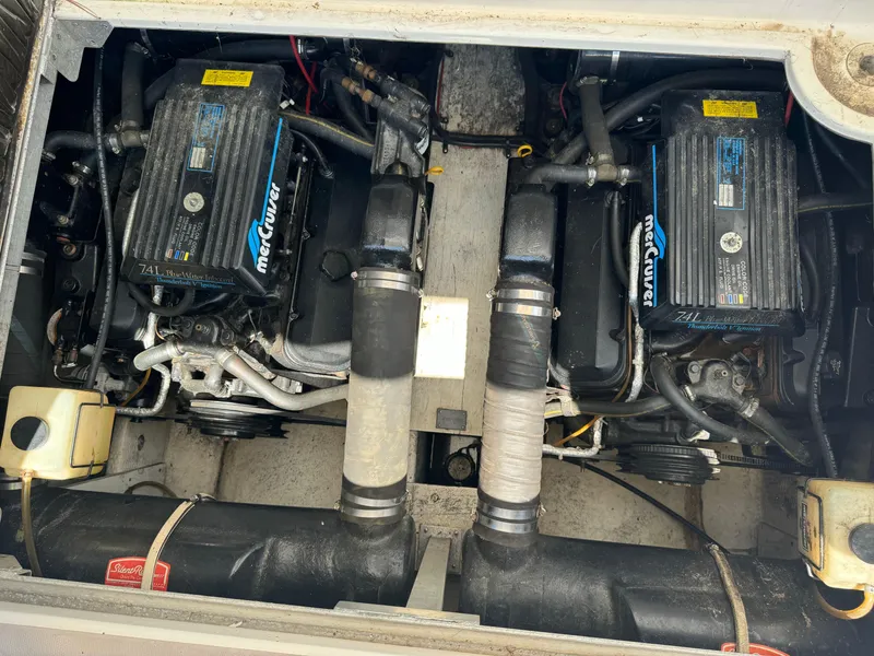 Slide: The Image of Cruisers Yachts 3580 Flybridge 1996 - 20