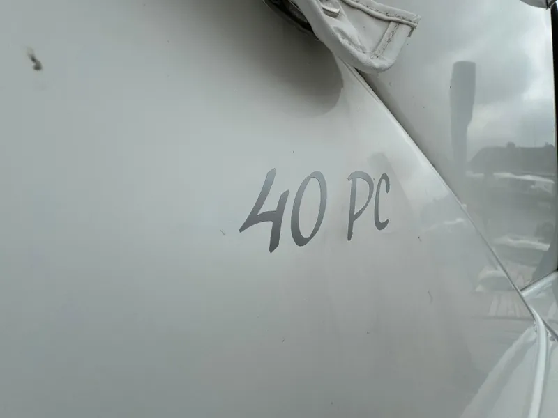 Slide: The Image of 2007 Formula 40 PC boat exterior with model name visible. - 7