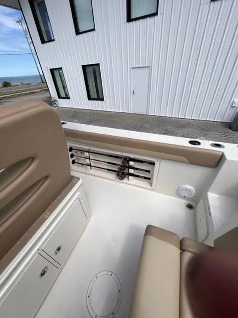 Slide: The Image of Sailfish 241CC 2021 - 17