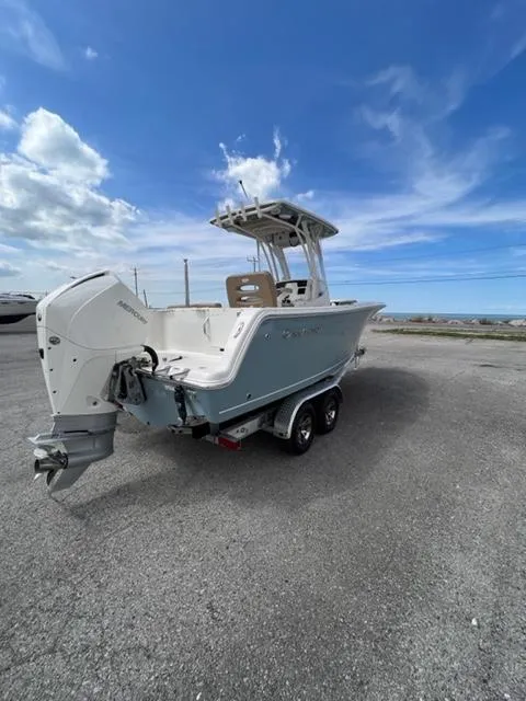 Slide: The Image of Sailfish 241CC 2021 - 2