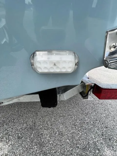 Slide: The Image of Sailfish 241CC 2021 - 26