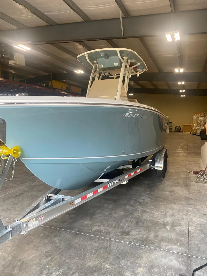 Slide: The Image of Sailfish 241CC 2021 - 4