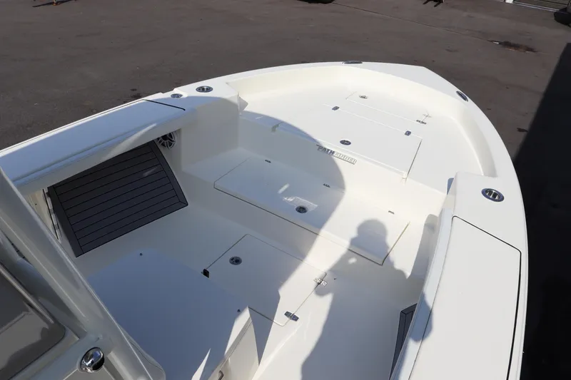 Slide: The Image of 2025 Pathfinder 2700 Open boat deck, spacious and sleek design. - 18