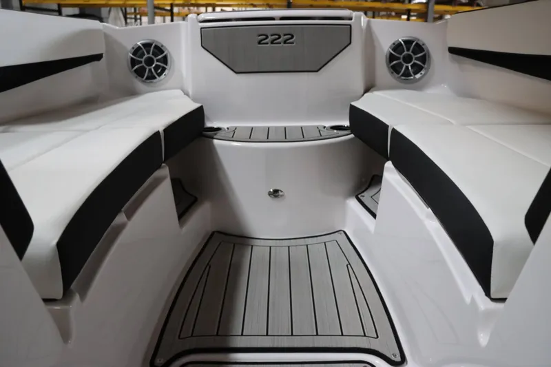 Slide: The Image of Yamaha 222SE 2025 - 17