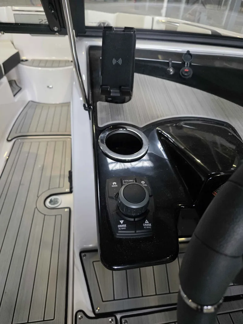 Slide: The Image of Yamaha 222SE 2025 - 27