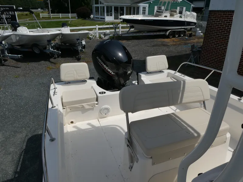 Slide: The Image of Boston Whaler 190 Montauk 2024 - 2