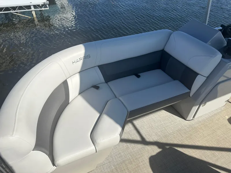 Slide: The Image of Harris Cruiser 190 2022 - 12