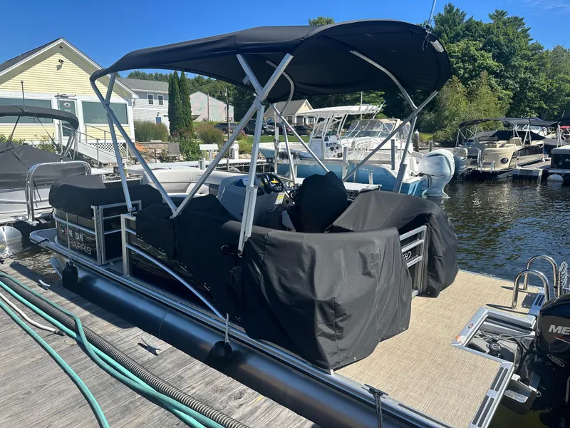 Slide: The Image of Harris Cruiser 190 2022 - 18