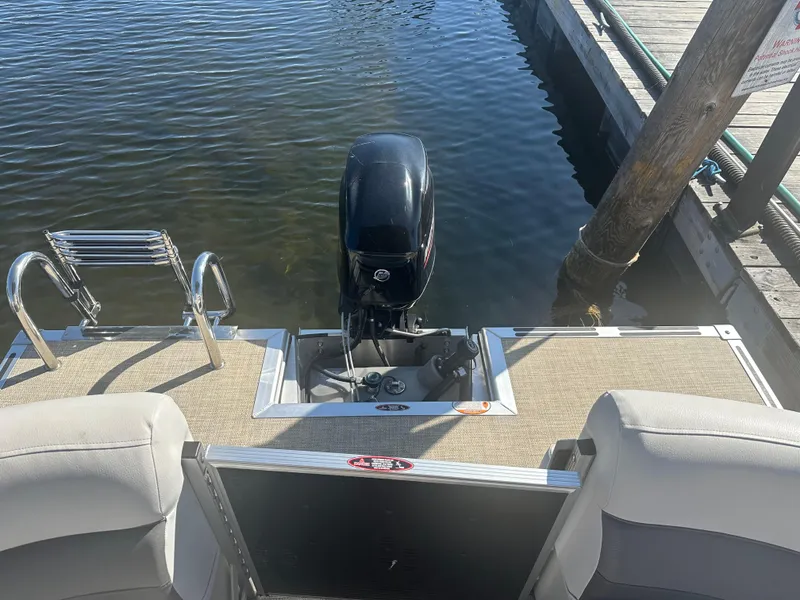 Slide: The Image of Harris Cruiser 190 2022 - 3