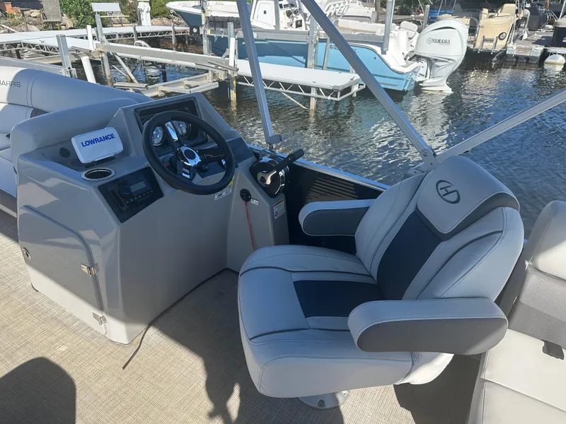 Slide: The Image of Harris Cruiser 190 2022 - 8