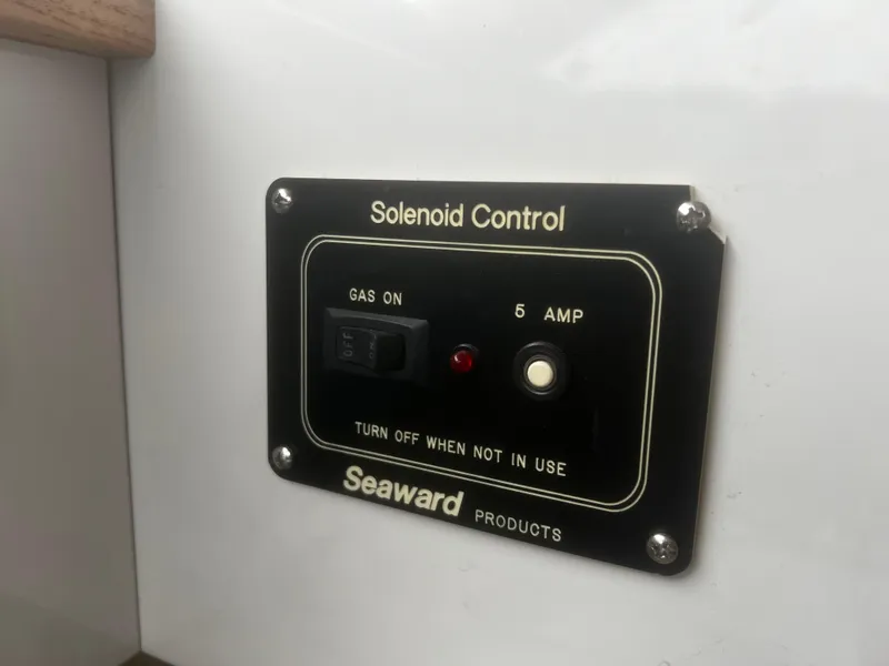 Slide: The Image of Seaward solenoid control panel on 2001 Bayliner 3788 Command Bridge Motoryacht. - 30