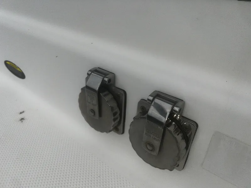 Slide: The Image of 2001 Bayliner 3788 Command Bridge Motoryacht deck fittings, close-up view. - 34
