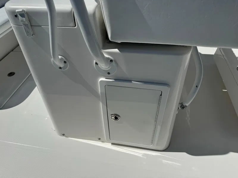 Slide: The Image of 2009 Regulator 32 Forward Seating boat storage compartment detail. - 22