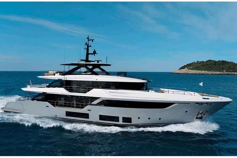 Slide: The Image of Custom NAVETTA 38 2026 - 1
