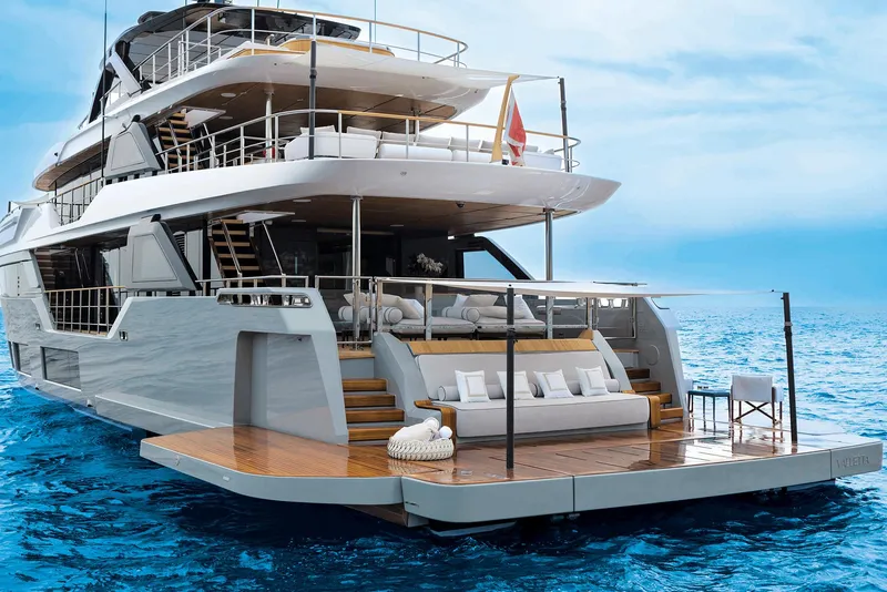 Slide: The Image of Custom NAVETTA 38 2026 - 5