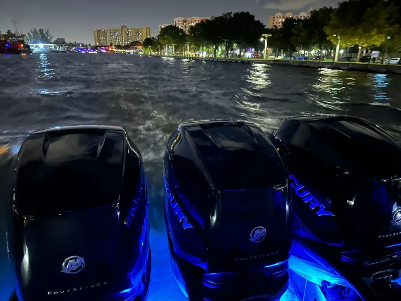 Slide: The Image of Sessa Key Largo 36 2013 - 23