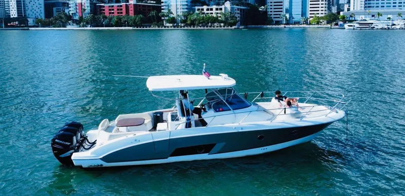 Slide: The Image of Sessa Key Largo 36 2013 - 24