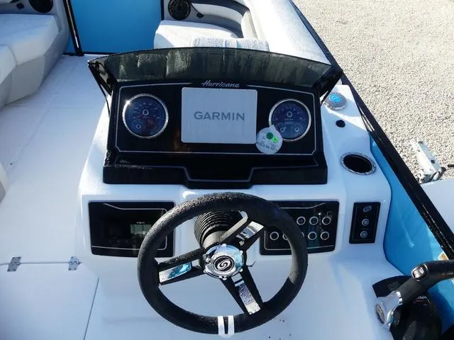 Slide: The Image of Hurricane FunDeck 2360 SFL 2025 - 15