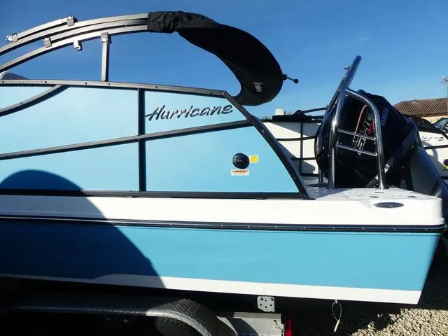 Slide: The Image of Hurricane FunDeck 2360 SFL 2025 - 4