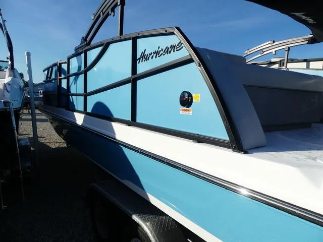 Slide: The Image of Hurricane FunDeck 2360 SFL 2025 - 5